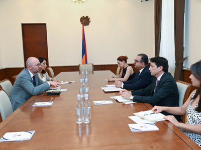 Armenia finance minister, European Investment Bank official discuss cooperation development