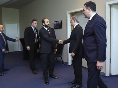 Փարիզը ողջունում է Միրզոյան - Բայրամով հանդիպումը