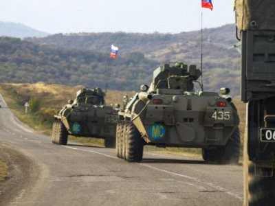 Media: Azerbaijani military stop and turn back convoy of Russian peacekeepers