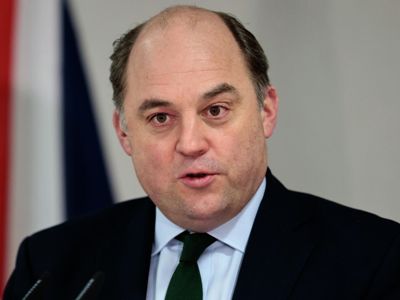 UK to send artillery pieces and more than 1,600 anti-tank weapons to Ukraine