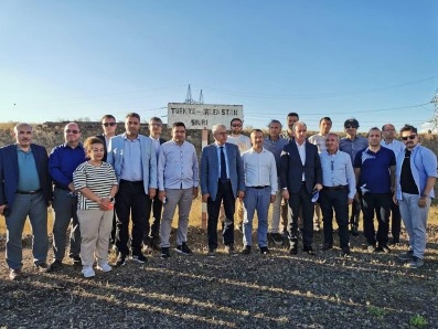 Turkey special representative in talks for normalization of relations visits Armenia border