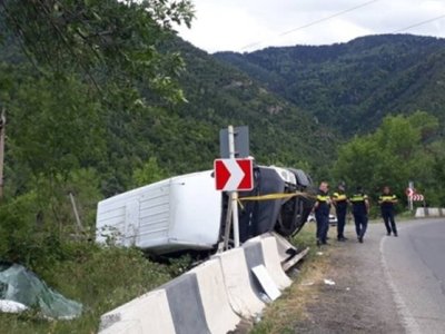 Ախալցիխե-Թբիլիսի միկրոավտոբուսը կողաշրջվել է