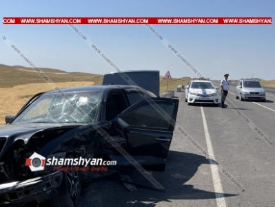 Ավտովթար՝ Արագածոտնի մարզում. Mercedes-ը Հյուսիս-Հարավ ճանապարհին բախվել է բետոնե արգելապատնեշներին. կա վիրավոր