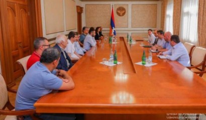 Արցախի Նախագահն ընդունել է «100 տուն Արցախում» ծրագրի պատասխանատուներին և մի խումբ նվիրատուների