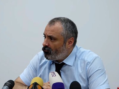 Ագրեսորի եւ ագրեսիայի զոհի միջեւ հավասարության նշան դնելու փորձերն անթույալտրելի են. Դավիթ Բաբայան