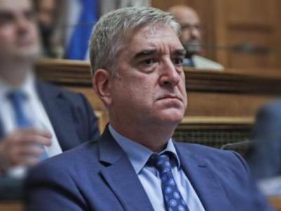 Greek intelligence chief resigns amid reporter's phone tapping scandal