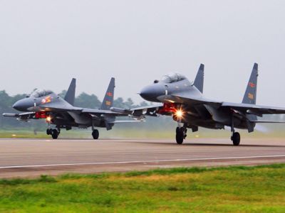 Китай направил 51 самолет и шесть военных кораблей к Тайваню