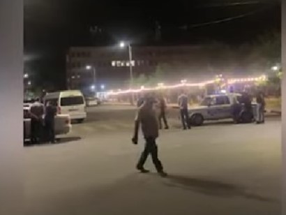 Сотрудникам силовых структур удалось обезвредить вооруженного мужчину, вошедшего в здание мэрии Масиса