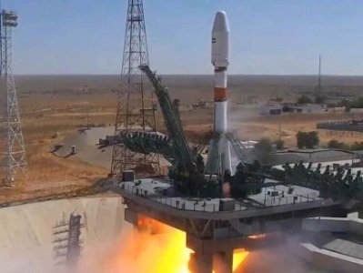 Iran jointly launches new satellite with Russia