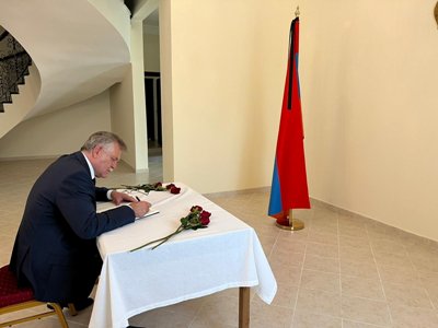 Քաթարում Հայաստանի դեսպանության սգո մատյանում գրառումներ են կատարվել «Սուրմալու» առեւտրի կենտրոնի զոհերի հիշատակին