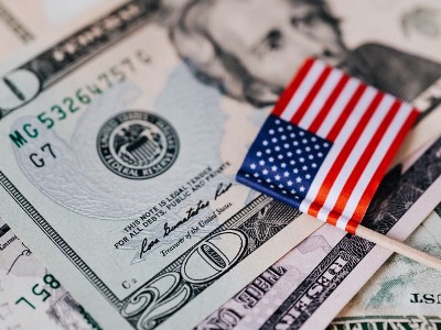 Экономисты оценили вероятность рецессии в США в следующем году в 45%