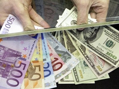 Դոլարի եւ եվրոյի փոխարժեքները նվազել են, ռուբլունը՝ աճել