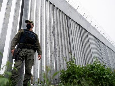 Greece government decides to expand fence to separate itself from Turkey