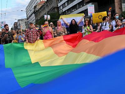 EU urges Serbian authorities to allow gay pride parade