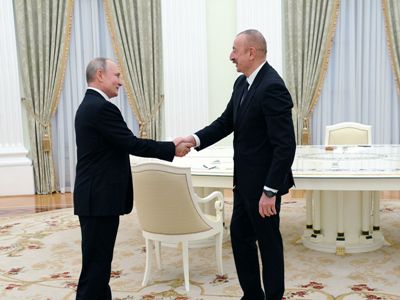 Путин и Алиев обсудили по телефону ситуацию на границе с Арменией