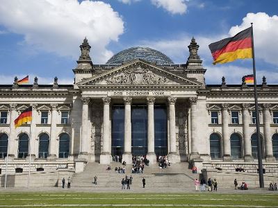 Германия потратит 65 млрд. евро на третий пакет мер по защите потребителей и бизнес от последствий инфляции