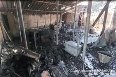 Пожар, вспыхнувший на крыше здания в Абовяне, потушен: пострадал один человек