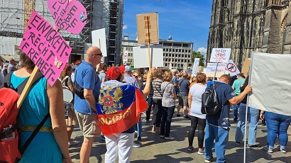 В Кельне прошла акция протеста против поставок немецкого оружия в Украину