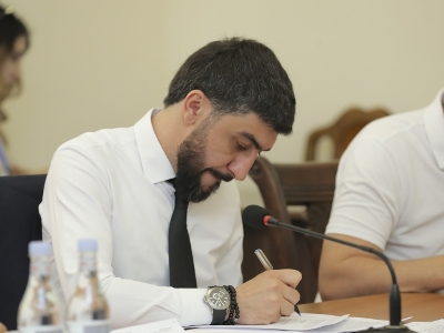 Հայաստանում մտադիր են թույլատրել ինքնապաշտպանության նպատակով զենքի ձեռքբերումը․ քննարկում ԱԺ-ում