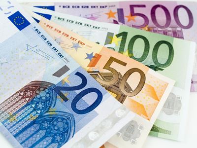 Курс евро  опустился до 20-летнего минимума