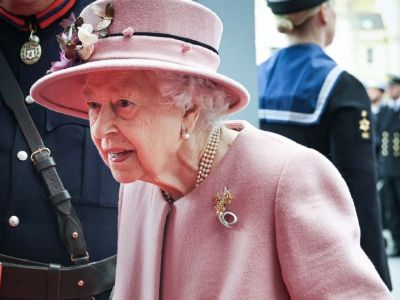 Елизавета II приняла отставку Джонсона