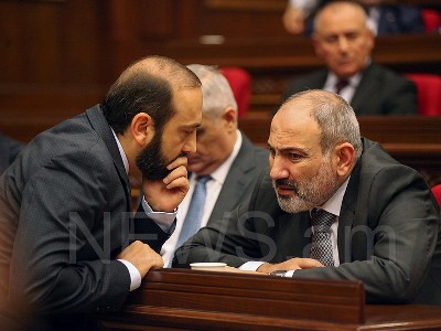 Политолог: В подходах Пашиняна и главы МИД Армении есть противоречия