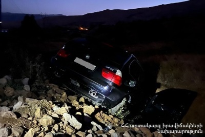 На автодороге Ереван-Мегри автомобиль BMW сорвался в ущелье: водитель госпитализирован