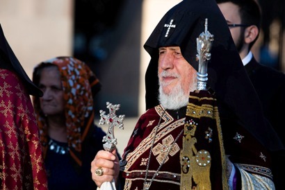 Մայր Աթոռ Սուրբ Էջմիածնի Սուրբ Տրդատ բաց խորանում տեղի ունեցավ Երեկոյան ժամերգություն կաթողիկոսի նախագահությամբ