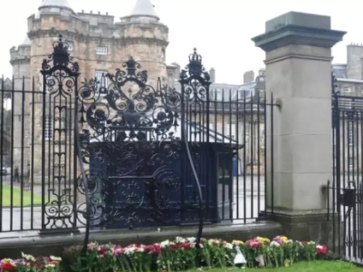 Crown of Scotland to be placed in coffin of Queen Elizabeth II while she rests in Edinburgh