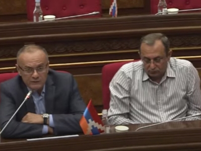 «Հայաստան» խմբակցությունն ԱԺ-ում է. Սեյրան Օհանյանն ու Արծվիկ Մինասյանը ԱԺ դահլիճում են