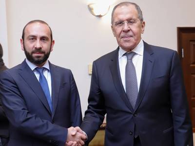Armenian FM holds phone talks with his Russian counterpart