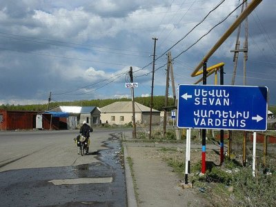 Aravot.am: В Армении мужчина покончил с собой после получения сведения о гибели сына, но он оказался жив