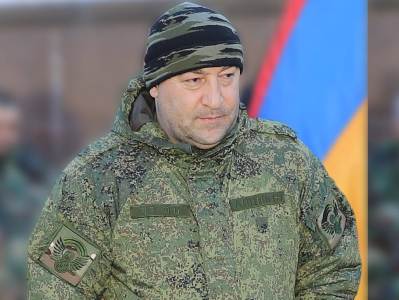 Манвел Парамазян и Аруш Арушанян отравились на передовую