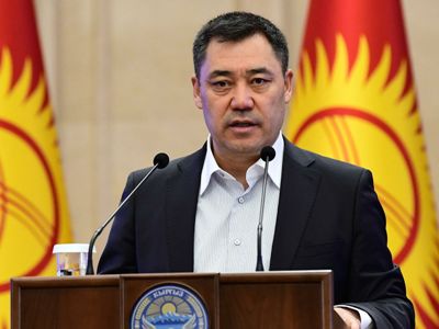 Глава Киргизии Жапаров призвал Армению и Азербайджан урегулировать конфликт мирным путем