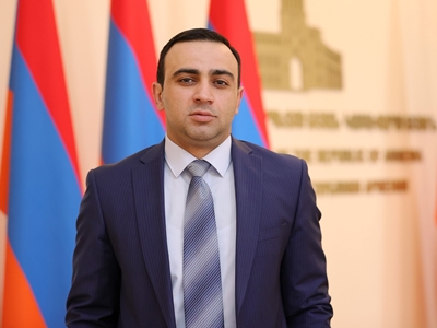 ՔՊ–ական պատգամավորները մեկը մյուսի հետեւից մեկնաբանում են Փաշինյանի խոսքերը