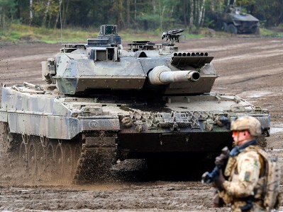 Глава МИД Германии призывает к скорейшему решению вопроса о поставке танков в Украину