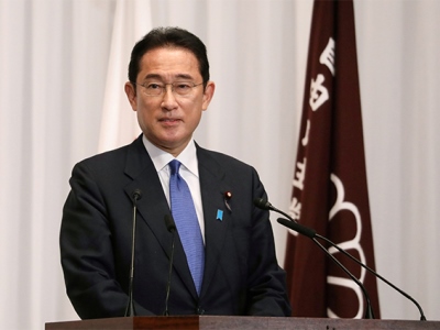 Japanese PM's rating falls to lowest level since taking office
