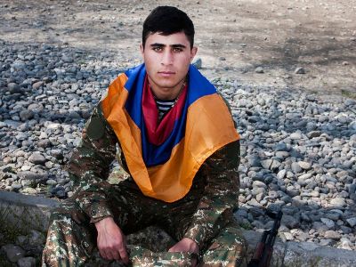 Ջերմուկի ուղղությամբ մարտերի ժամանակ զոհված 28–ամյա Նարեկ Հակոբյանը մասնակցել էր նաեւ 44-օրյա պատերազմին