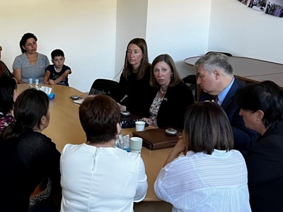US envoy in Syunik Province, visits displaced families, others affected by recent military attacks (PHOTOS)