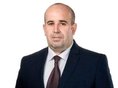 Aravot.am: Экс-губернатор Ширакской области уходит с поста руководителя вуза