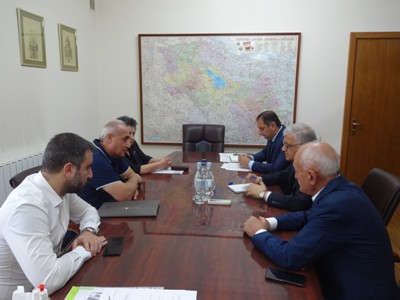 Քաղաքաշինության կոմիտեում տեղական արտադրողի հետ քննարկվել է ցեմենտի որակի խնդիրը