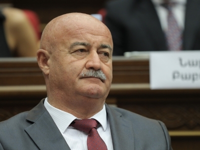Депутата от правящей партии «Гражданский договор» возмутил призыв в армию сразу после школы