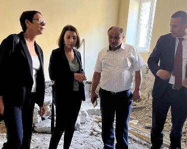 ՀՀ ՄԻՊ-ը և Ֆրանսիայի դեսպանն այցելել են Ադրբեջանի ագրեսիայի հետևանքով Սյունիքում տուժած ընտանիքներին