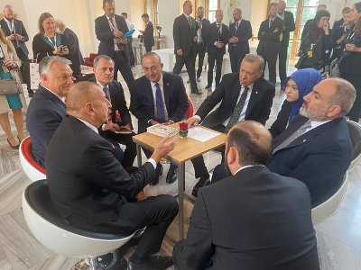 Erdogan has informal meeting with Pashinyan and Aliyev (PHOTOS)
