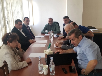«Շատ մտահոգիչ է պատկերը. ամեն գյուղ իր համար խարամի հանք է բացում». ԳԱԱ-ում քննարկել են Սևանի վրա հանքերի ազդեցությունը