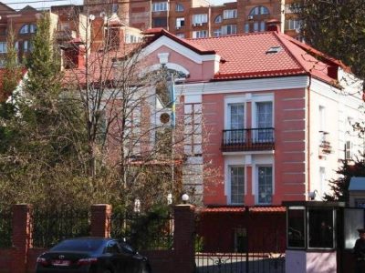 Embassy of Kazakhstan in Ukraine urges its citizens to leave country