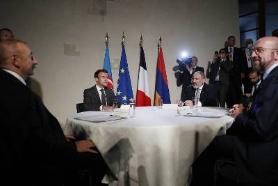 Newspaper: West demands from Armenia PM to sign peace agreement with Azerbaijan before year’s end
