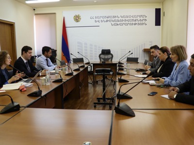 Official, French Development Agency representatives discuss Armenia roads’ matter (PHOTOS)