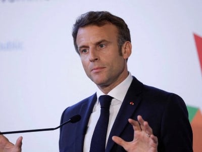 Macron says Lukashenko would have problems if he got involved in Ukraine conflict