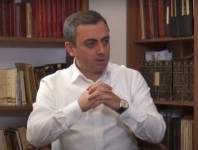 Նիկոլը փալաս  ու չմո է արտաքին քաղաքականության հարցում, բայց իշխանությունը պահելու հարցում ինքը փալաս չի. Սաղաթելյան
